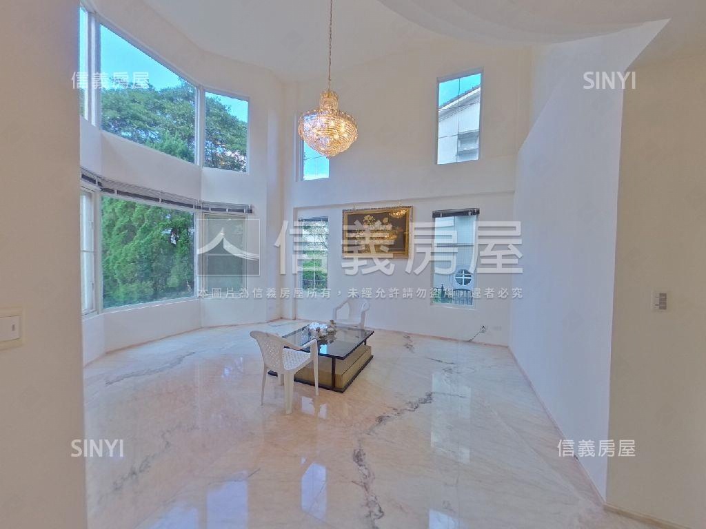 秀岡山莊美極別墅房屋室內格局與周邊環境