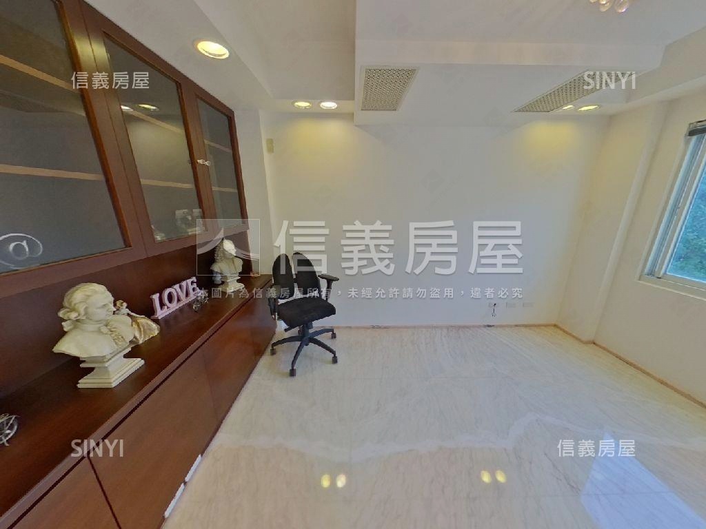 秀岡山莊美極別墅房屋室內格局與周邊環境