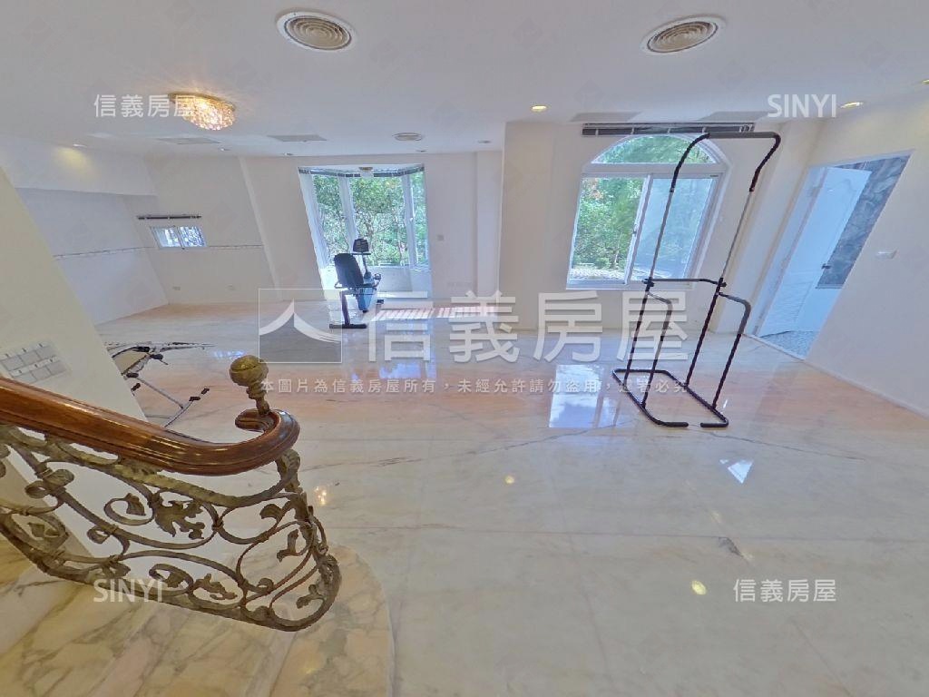 秀岡山莊美極別墅房屋室內格局與周邊環境