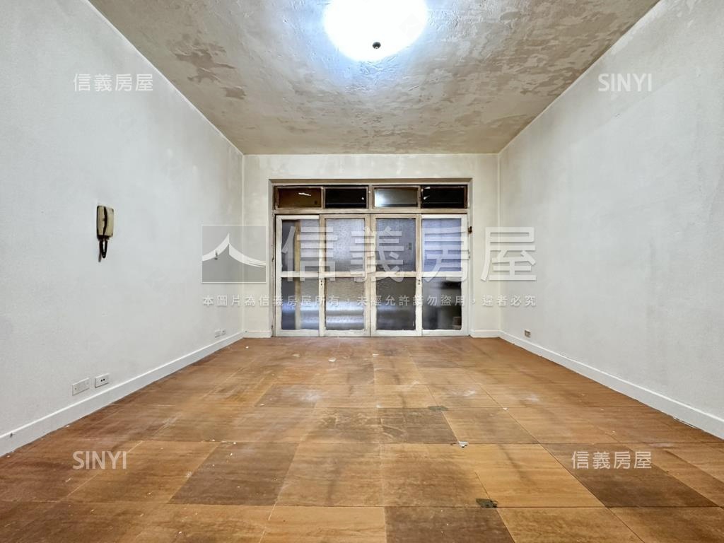 近七張方正３房二樓房屋室內格局與周邊環境