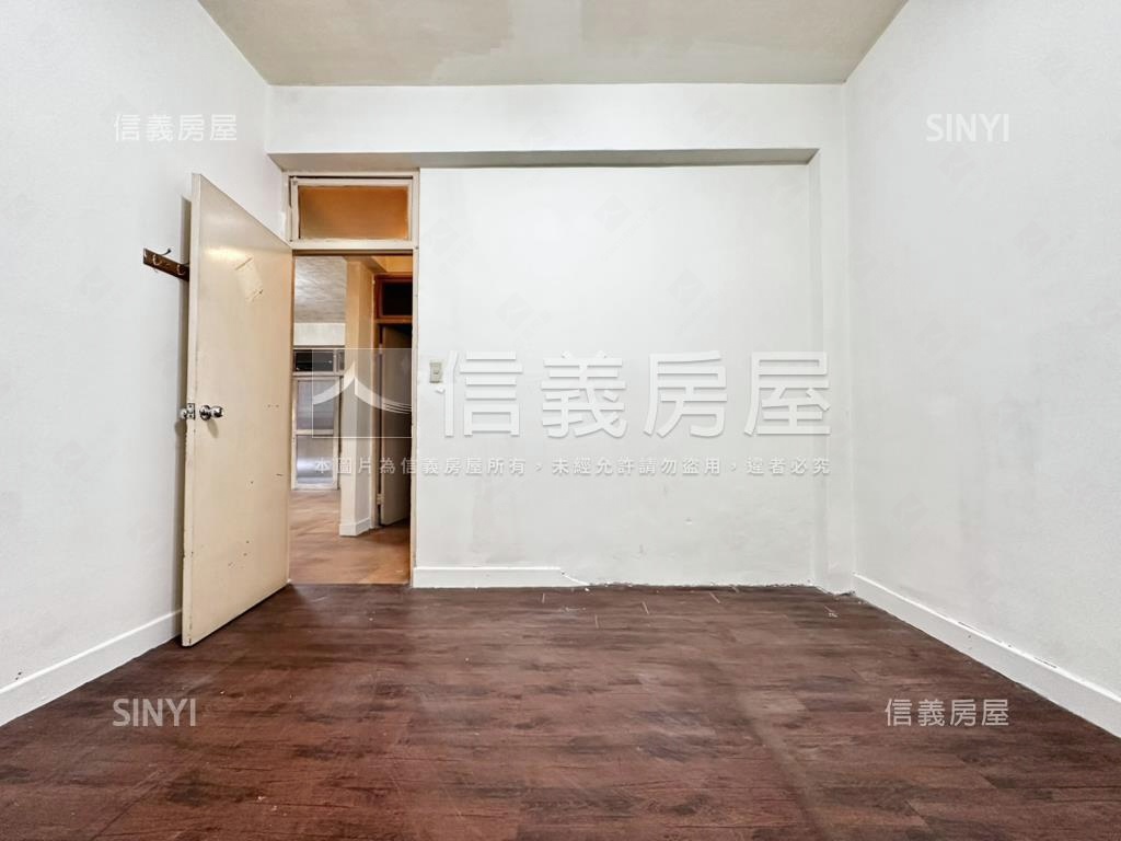 近七張方正３房二樓房屋室內格局與周邊環境