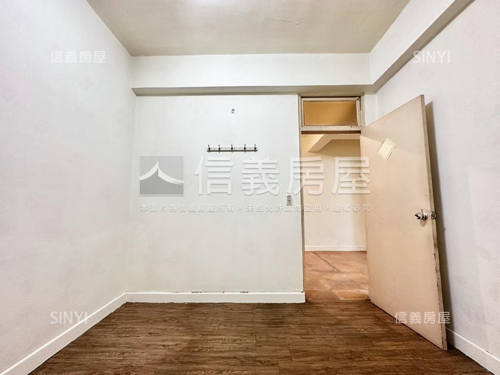 近七張方正３房二樓房屋室內格局與周邊環境