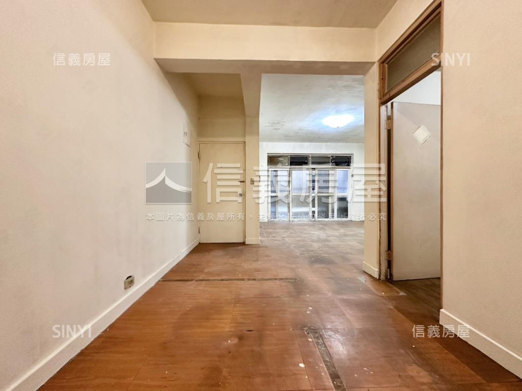 近七張方正３房二樓房屋室內格局與周邊環境