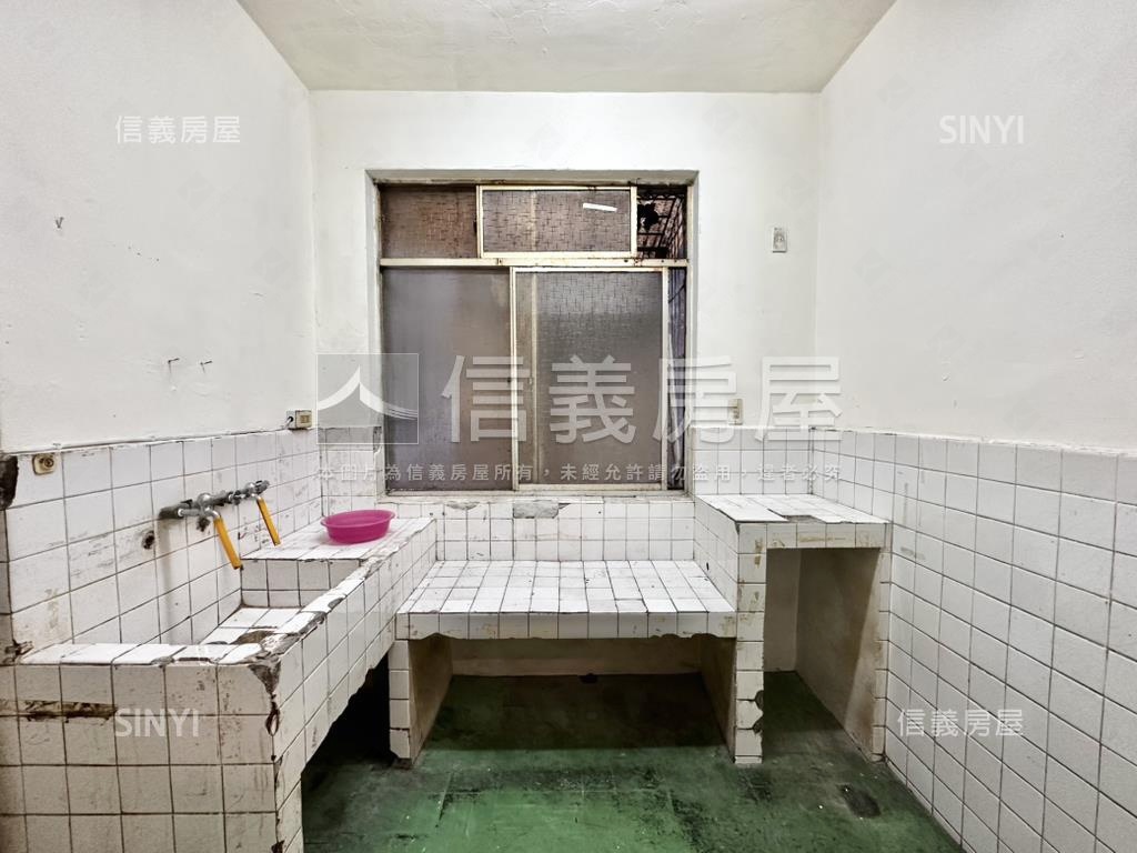 近七張方正３房二樓房屋室內格局與周邊環境