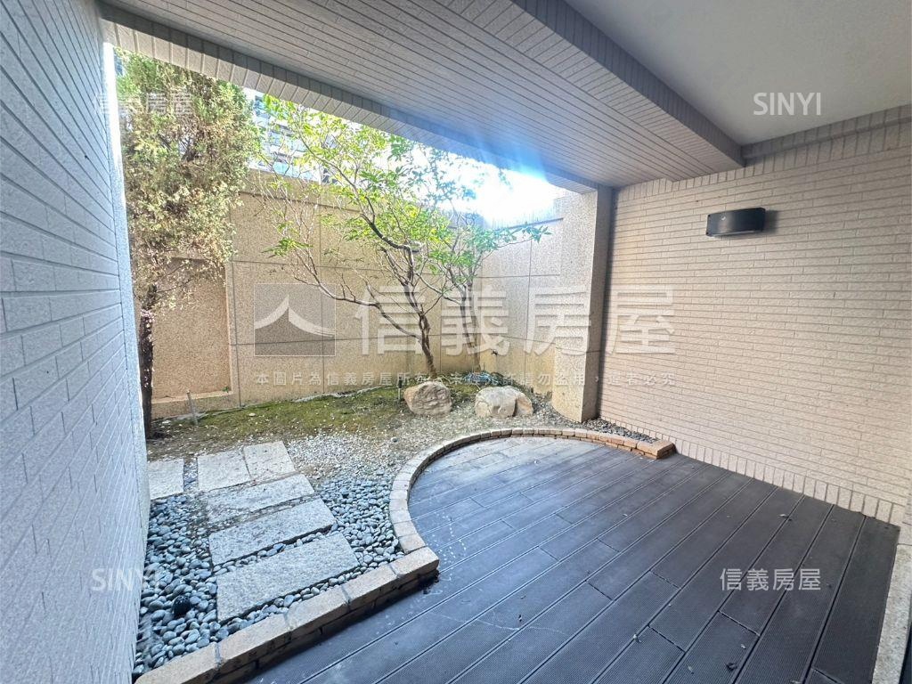 登陽柏悅全新露臺戶附平車房屋室內格局與周邊環境