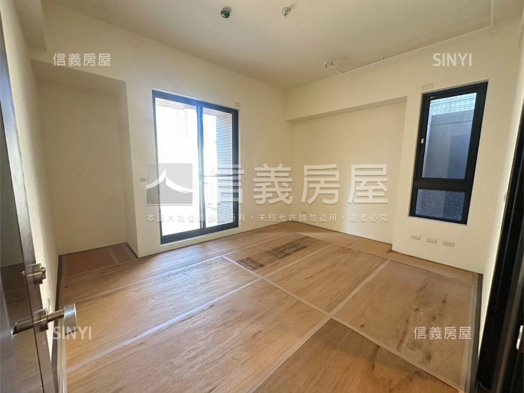 登陽柏悅全新露臺戶附平車房屋室內格局與周邊環境