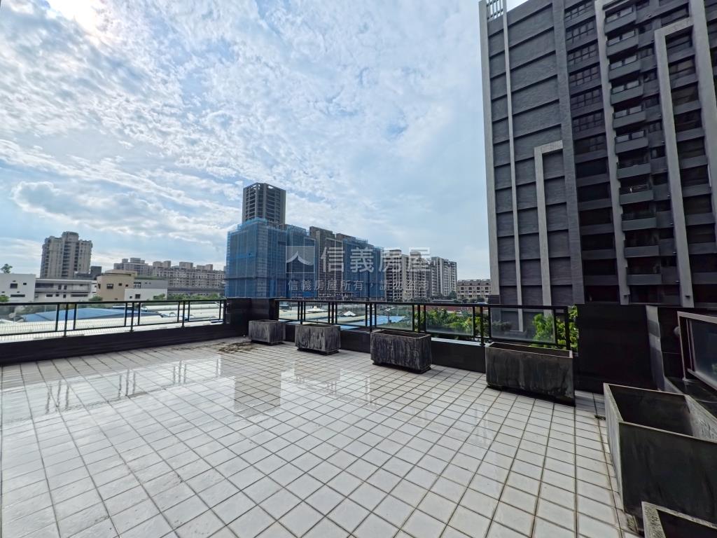 大空間露臺戶／合雄Ｍ房屋室內格局與周邊環境
