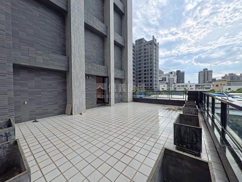 大空間露臺戶／合雄Ｍ房屋室內格局與周邊環境