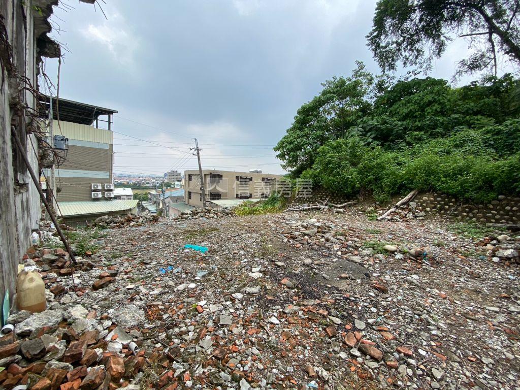 低總價霧峰自強路丙種建地房屋室內格局與周邊環境