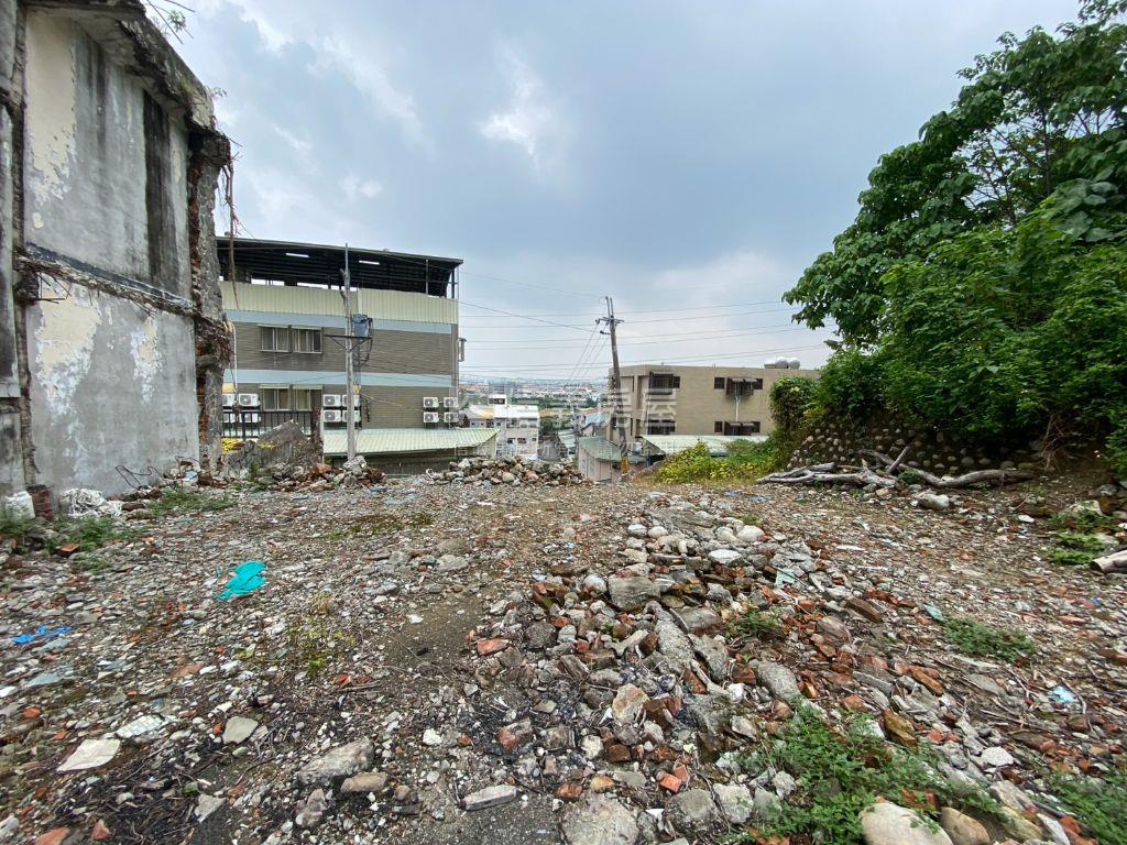 低總價霧峰自強路丙種建地房屋室內格局與周邊環境