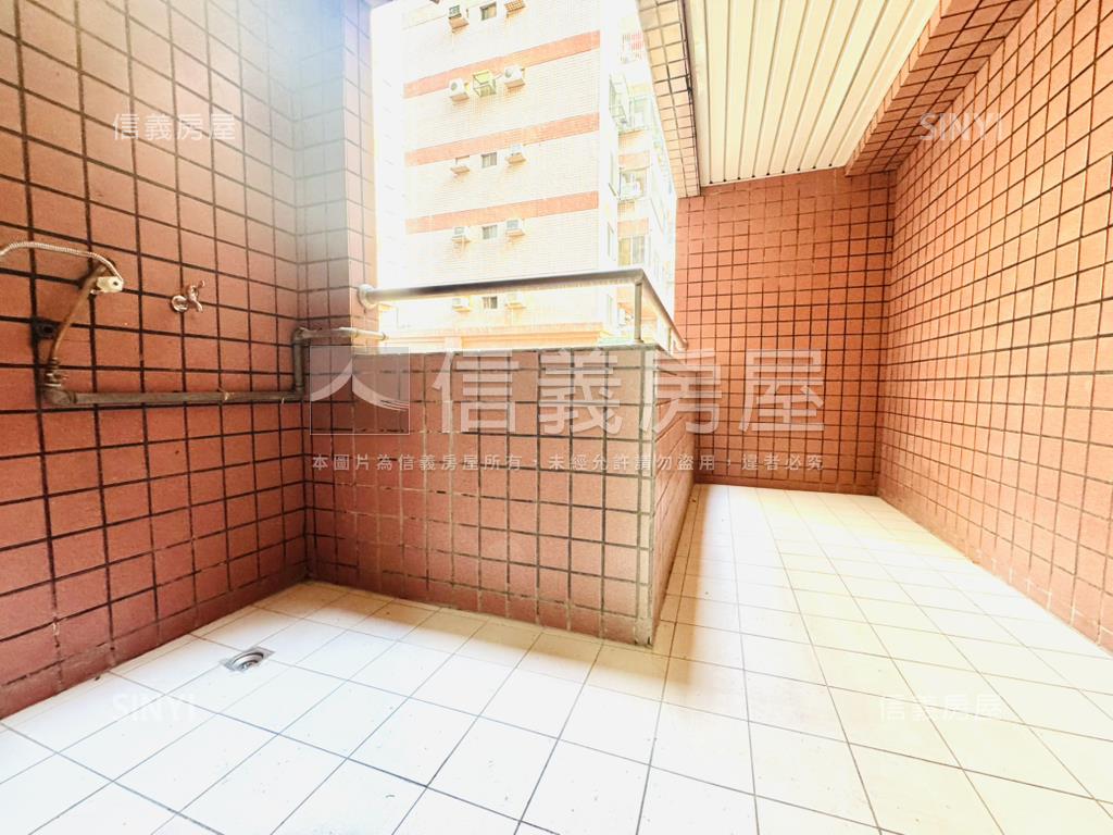 德昌中華１－３樓店住商用房屋室內格局與周邊環境