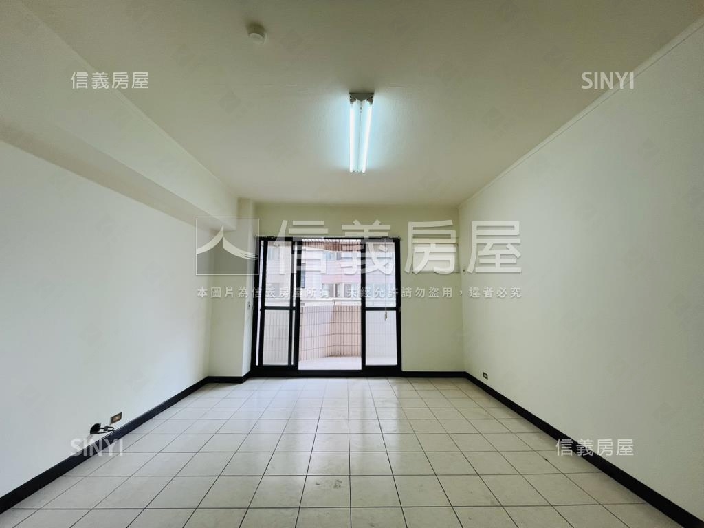 國泰新都三房車位房屋室內格局與周邊環境