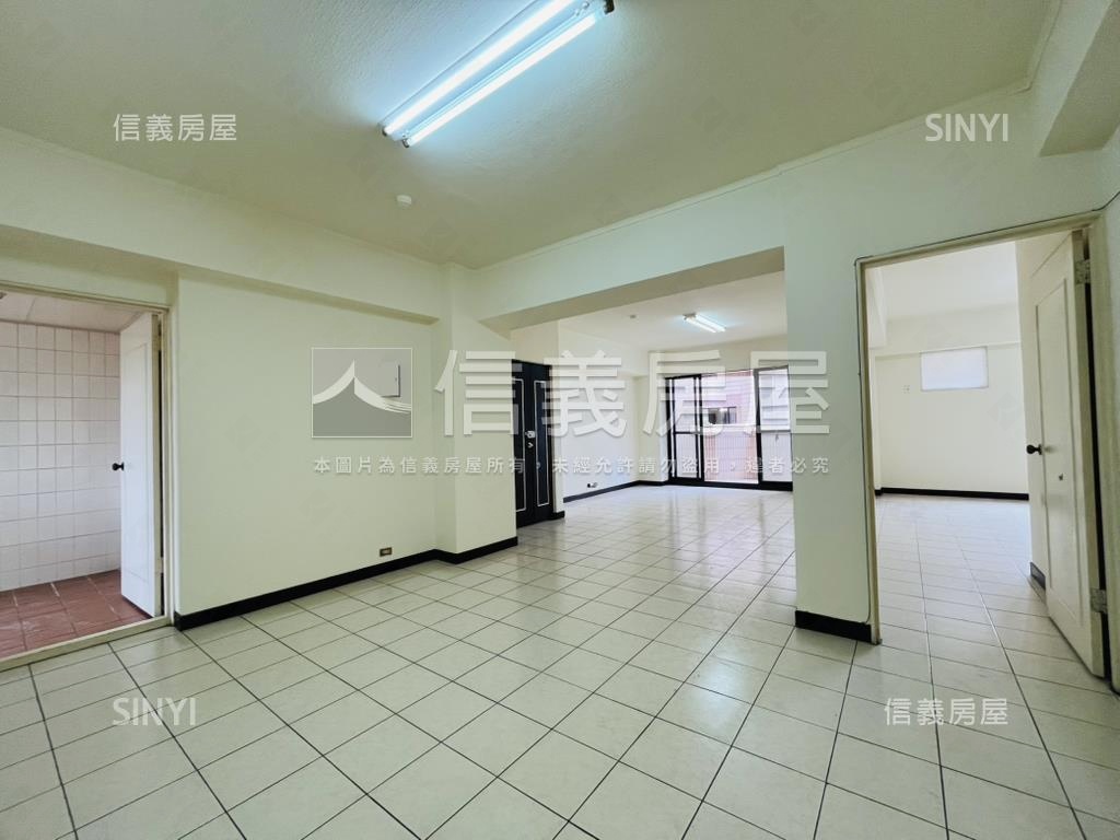 國泰新都三房車位房屋室內格局與周邊環境