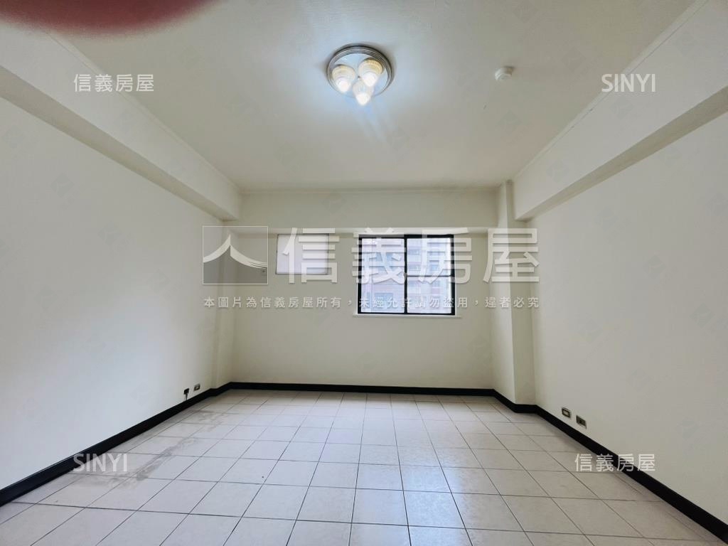 國泰新都三房車位房屋室內格局與周邊環境