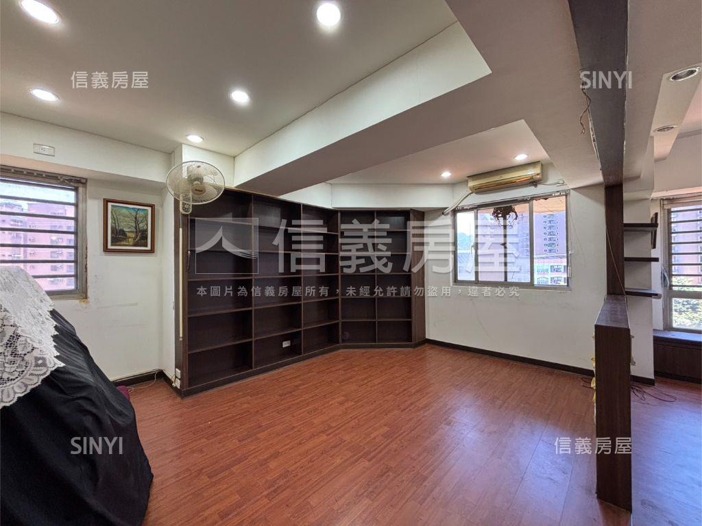 采都景觀邊間衛浴開窗房屋室內格局與周邊環境