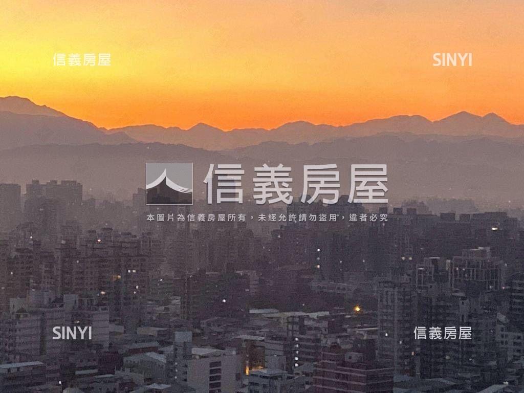 捷運宅❤次頂樓奢華雙平車房屋室內格局與周邊環境