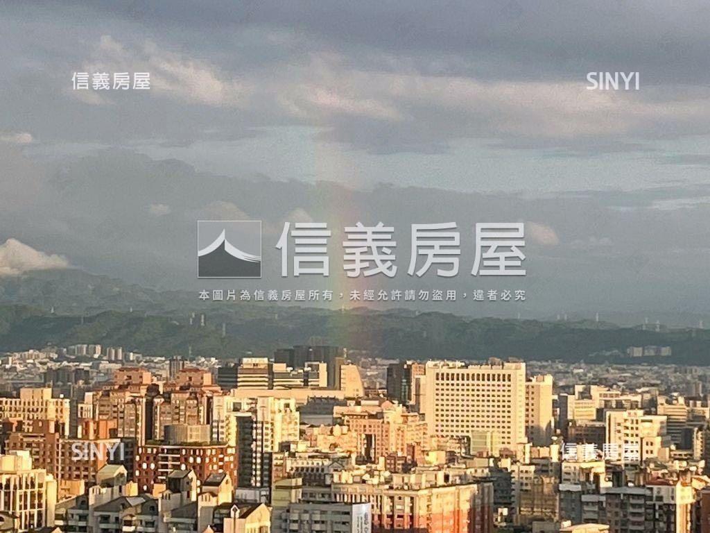 捷運宅❤次頂樓奢華雙平車房屋室內格局與周邊環境