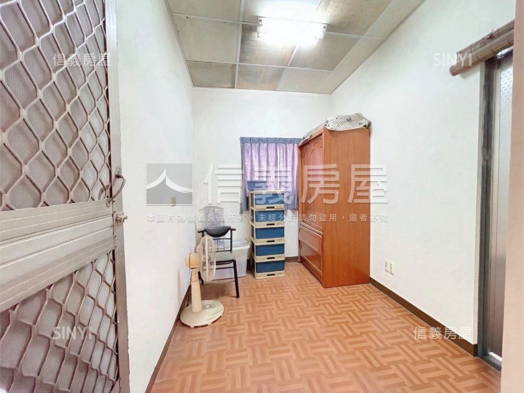 捷運黃線正街邊間車庫美透房屋室內格局與周邊環境