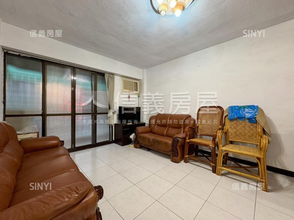 信義紅線捷運邊間華廈三房房屋室內格局與周邊環境