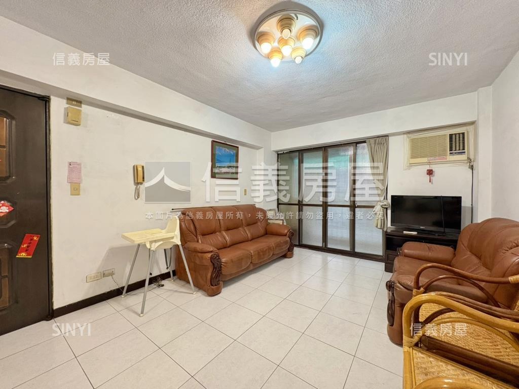 信義紅線捷運邊間華廈三房房屋室內格局與周邊環境