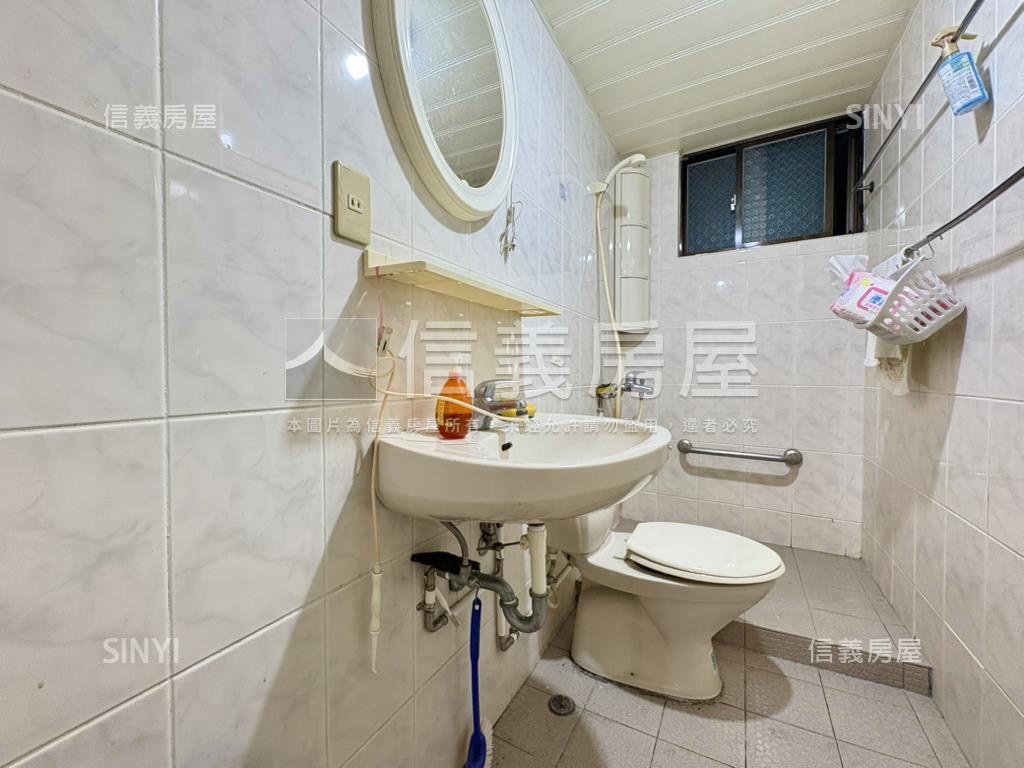 信義紅線捷運邊間華廈三房房屋室內格局與周邊環境