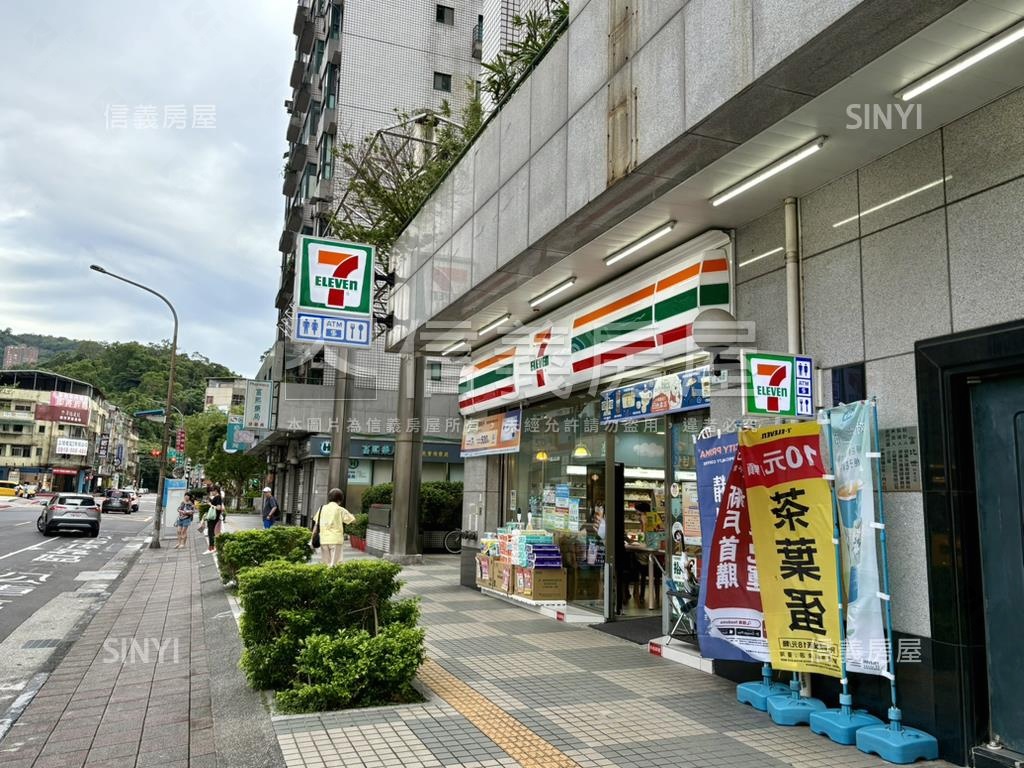 信義紅線捷運邊間華廈三房房屋室內格局與周邊環境