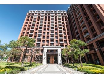 英倫花園景觀三房車位