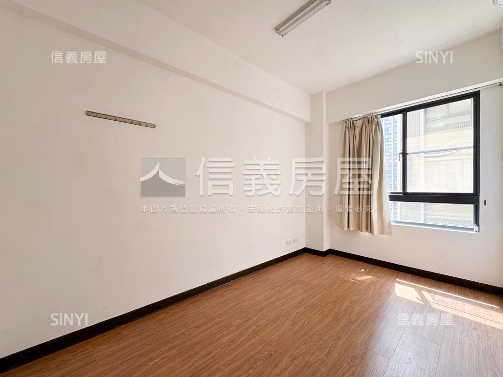 華夏金城大四房房屋室內格局與周邊環境
