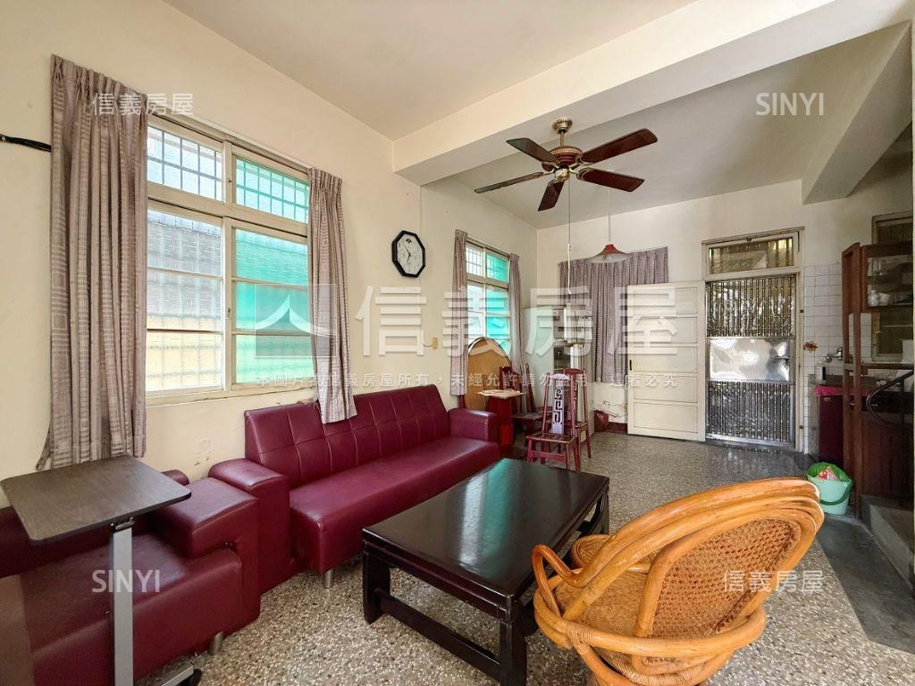 專任國美館大面寬活路透天房屋室內格局與周邊環境