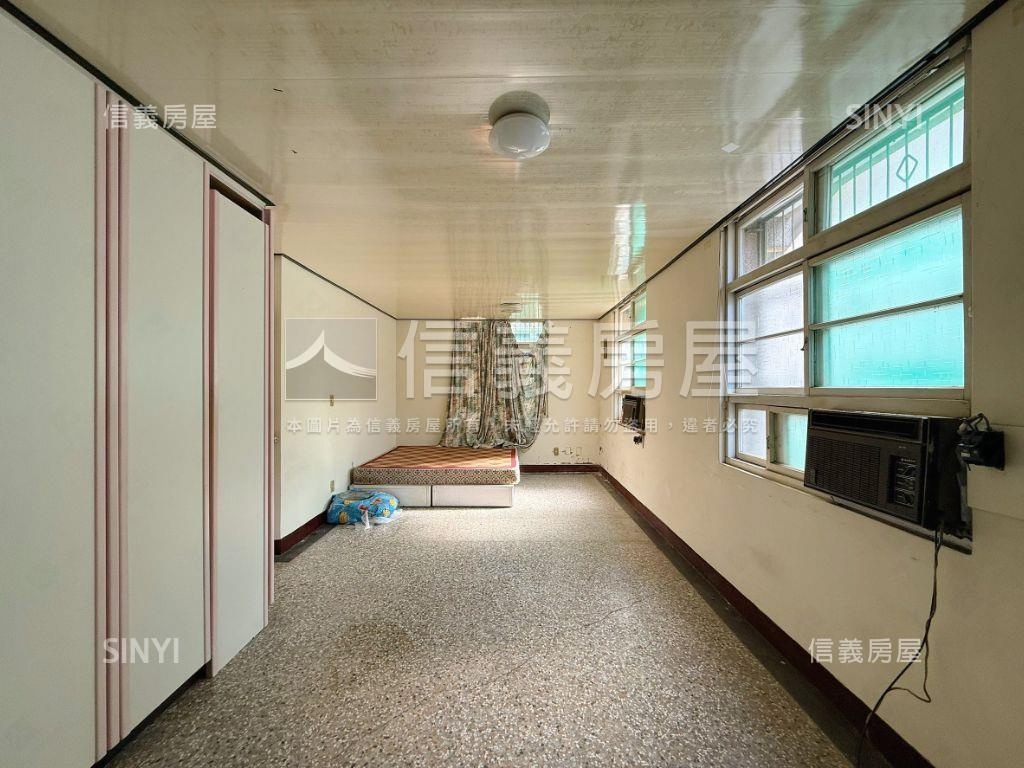 專任國美館大面寬活路透天房屋室內格局與周邊環境