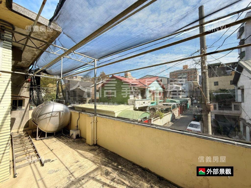 專任國美館大面寬活路透天房屋室內格局與周邊環境