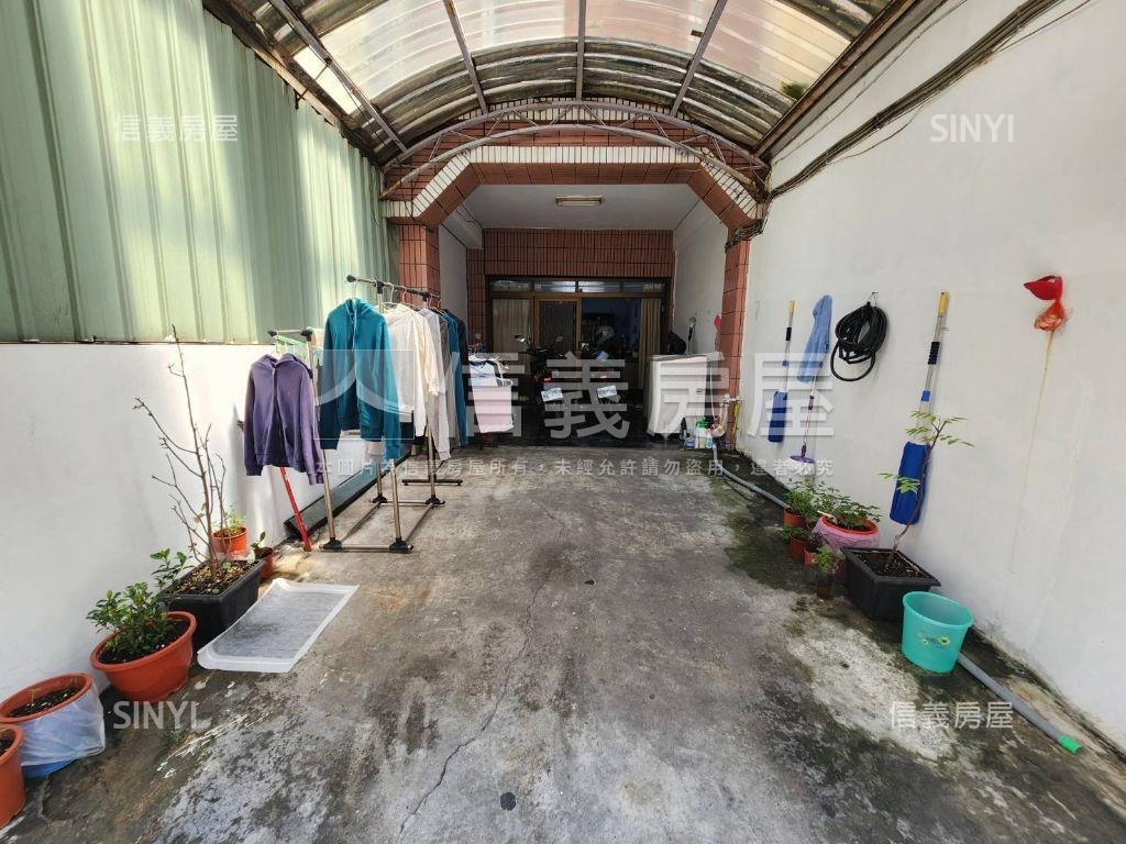草衙正四樓車庫透天房屋室內格局與周邊環境
