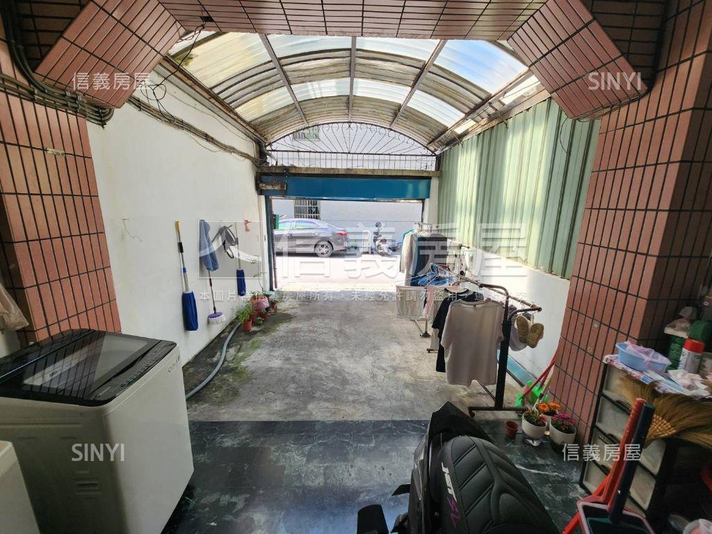 草衙正四樓車庫透天房屋室內格局與周邊環境