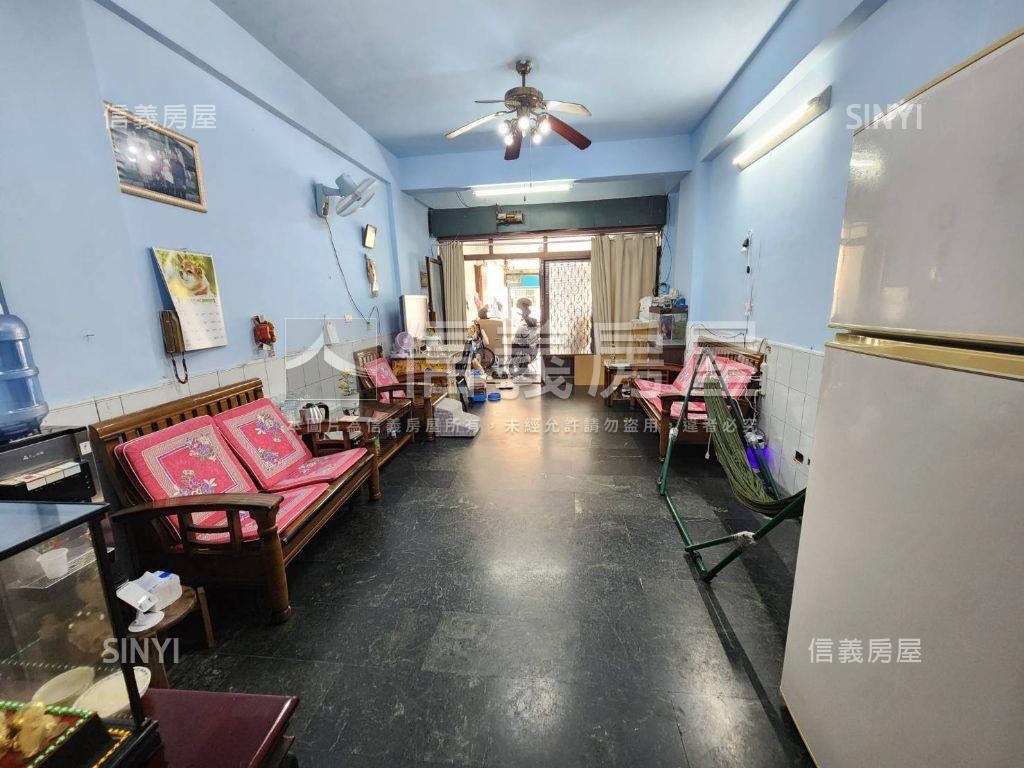 草衙正四樓車庫透天房屋室內格局與周邊環境