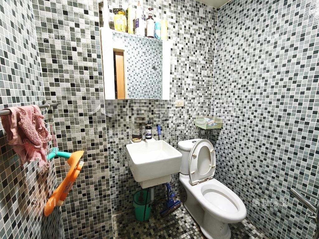 雙連極致黃金店辦１房屋室內格局與周邊環境