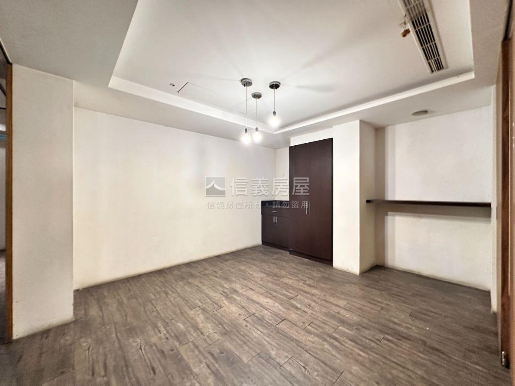 松江路黃金寬店面房屋室內格局與周邊環境