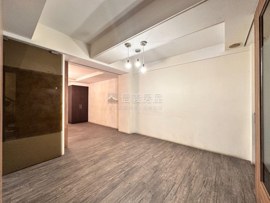 松江路黃金寬店面房屋室內格局與周邊環境