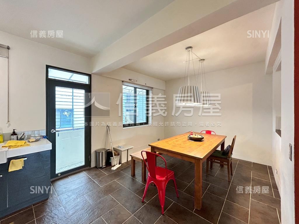 天母芝玉美寓頂加房屋室內格局與周邊環境