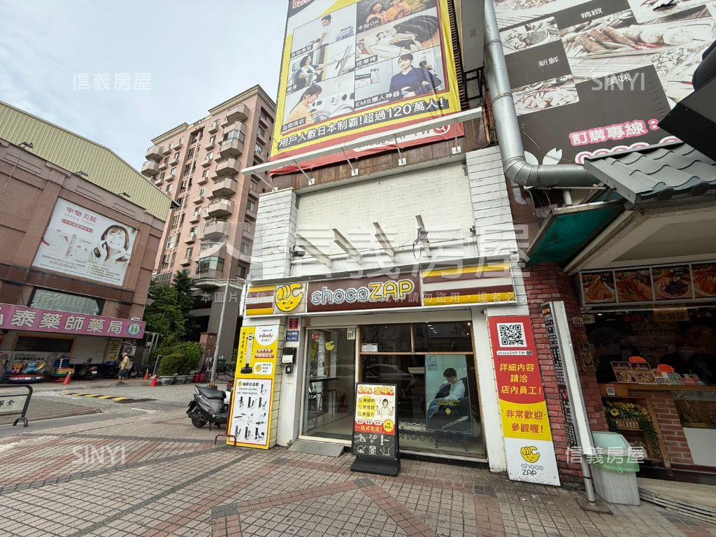 南屯八期顯眼吃市角間透店房屋室內格局與周邊環境