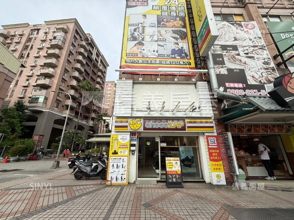 南屯八期顯眼吃市角間透店房屋室內格局與周邊環境