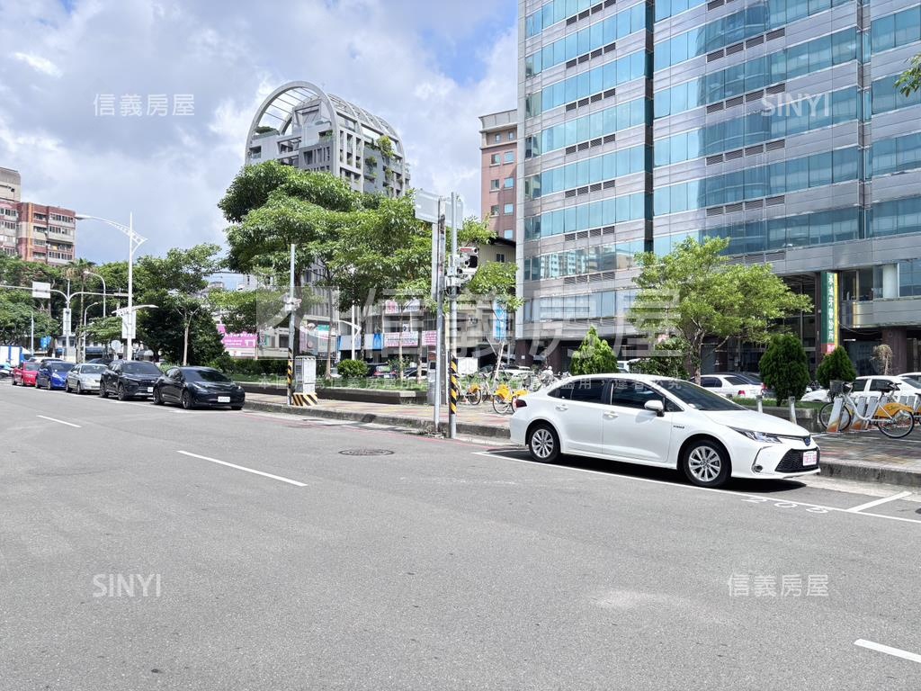 北區太原綠園道旁透天房屋室內格局與周邊環境