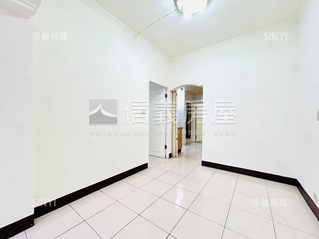 榮星花園方正美宅房屋室內格局與周邊環境