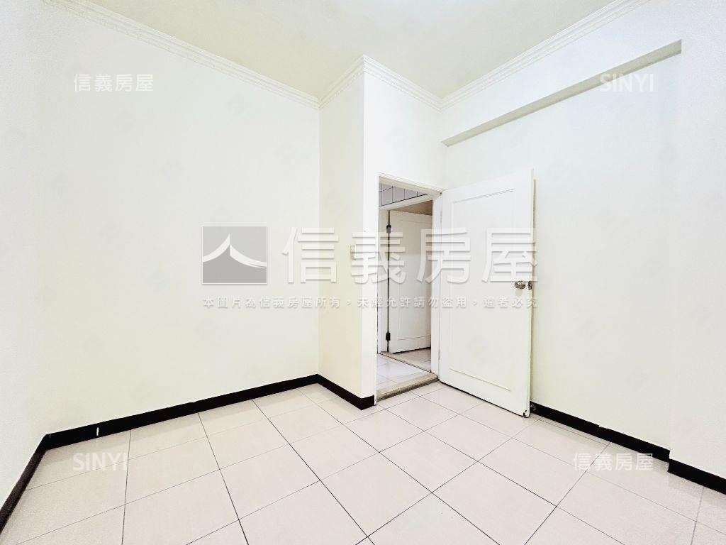 榮星花園方正美宅房屋室內格局與周邊環境