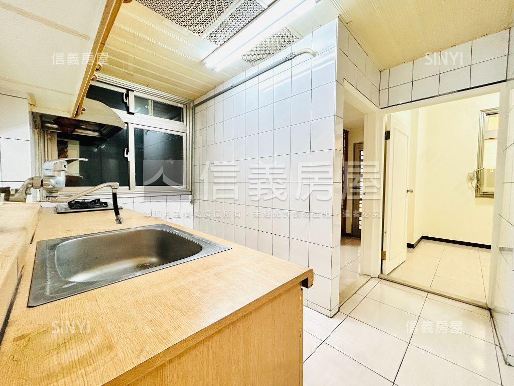 榮星花園方正美宅房屋室內格局與周邊環境
