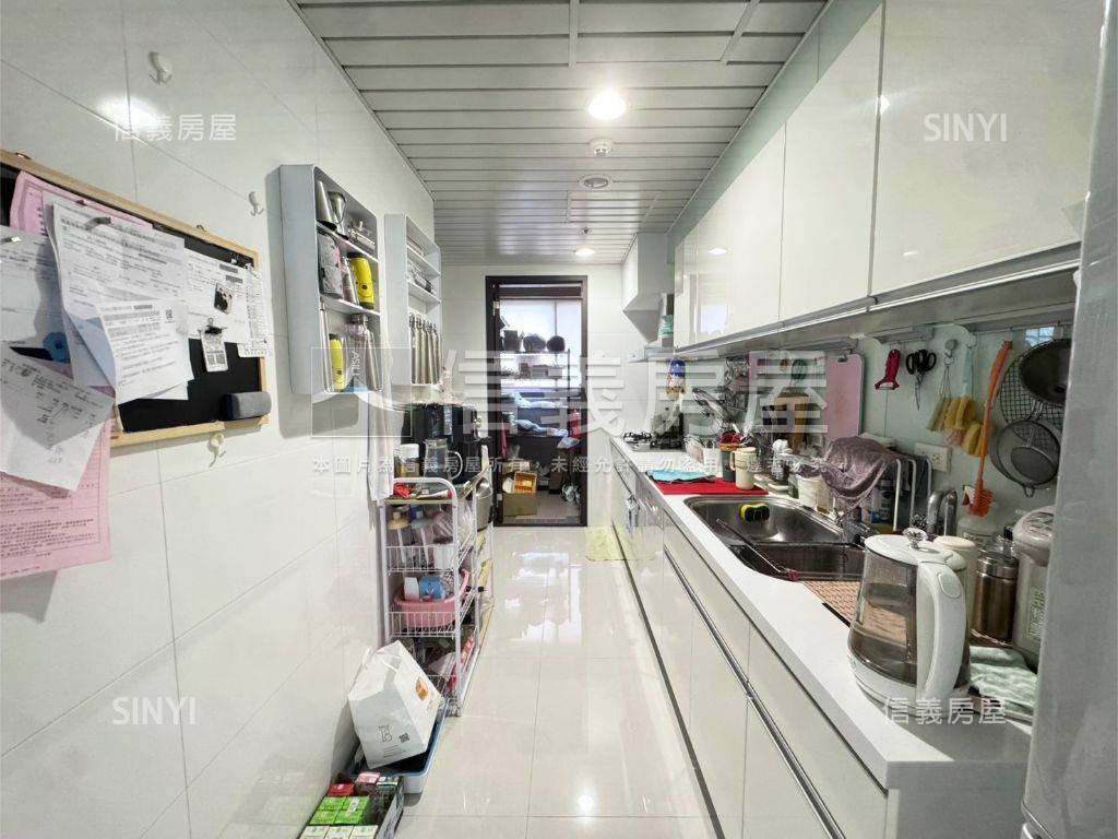 總裁大戶四房車位房屋室內格局與周邊環境