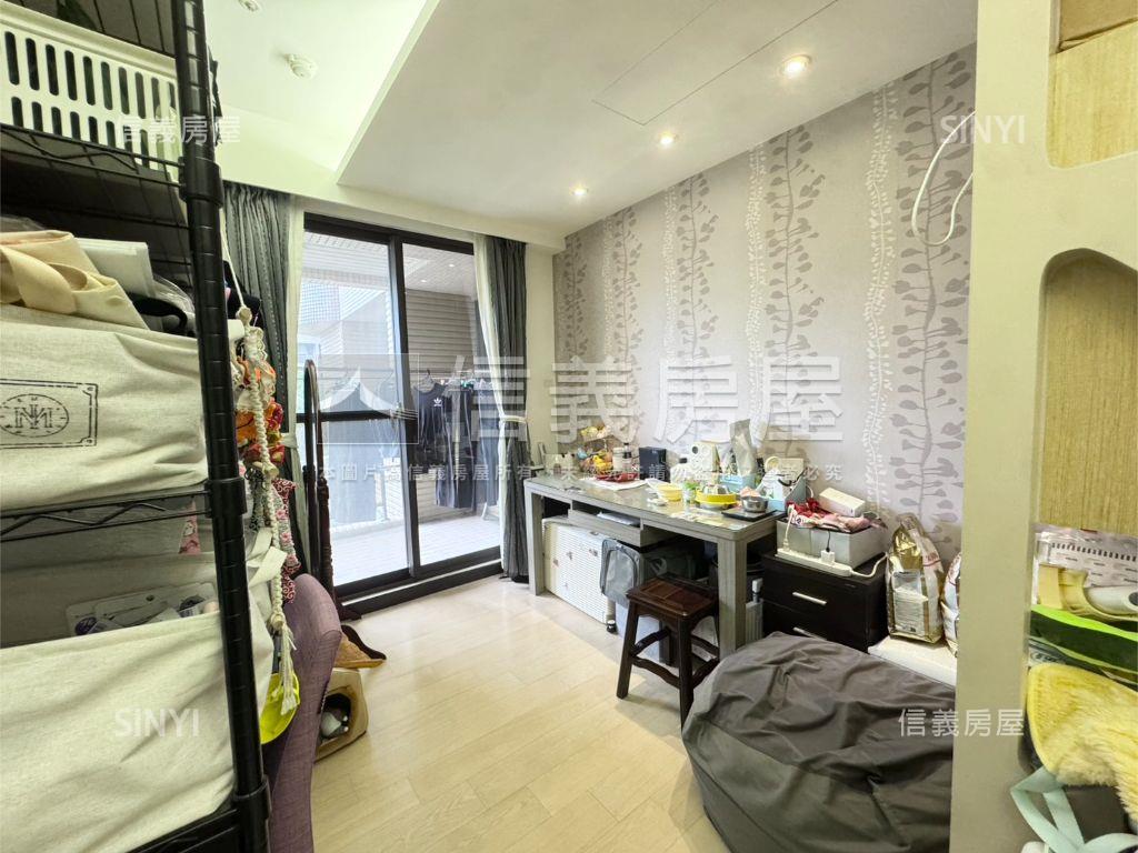 總裁大戶四房車位房屋室內格局與周邊環境