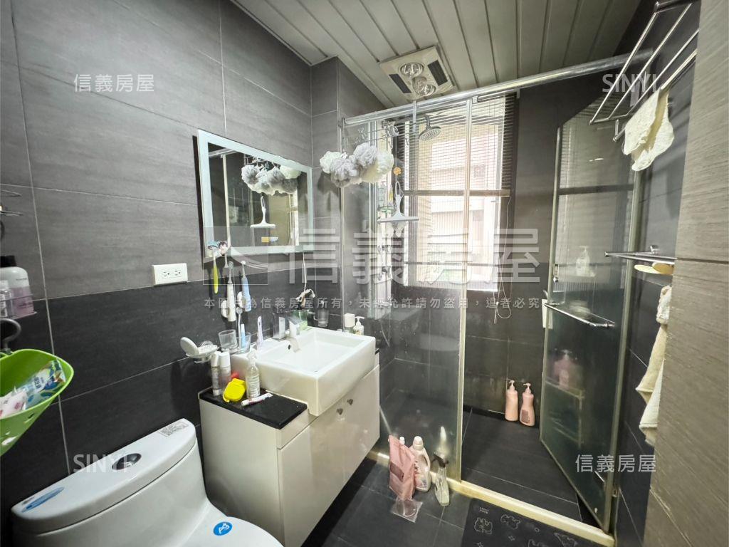 總裁大戶四房車位房屋室內格局與周邊環境