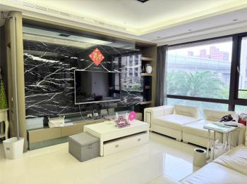 總裁大戶四房車位