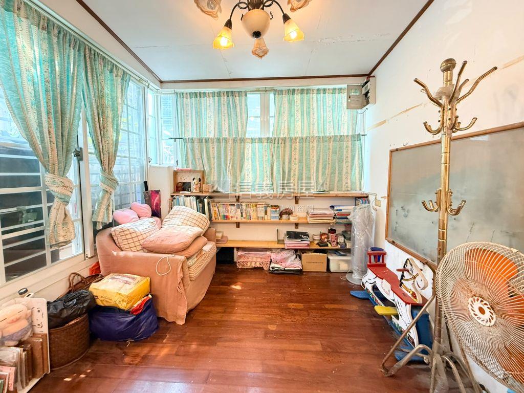 崇學書香寬宅房屋室內格局與周邊環境