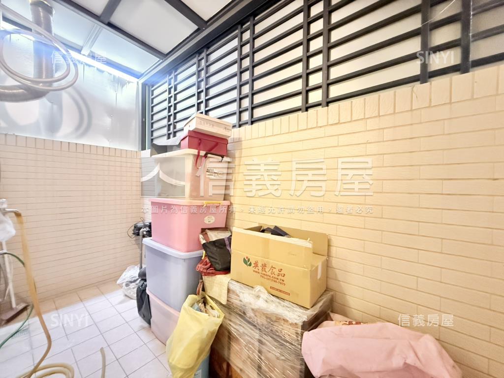 安南區輕屋齡傳統孝親車墅房屋室內格局與周邊環境